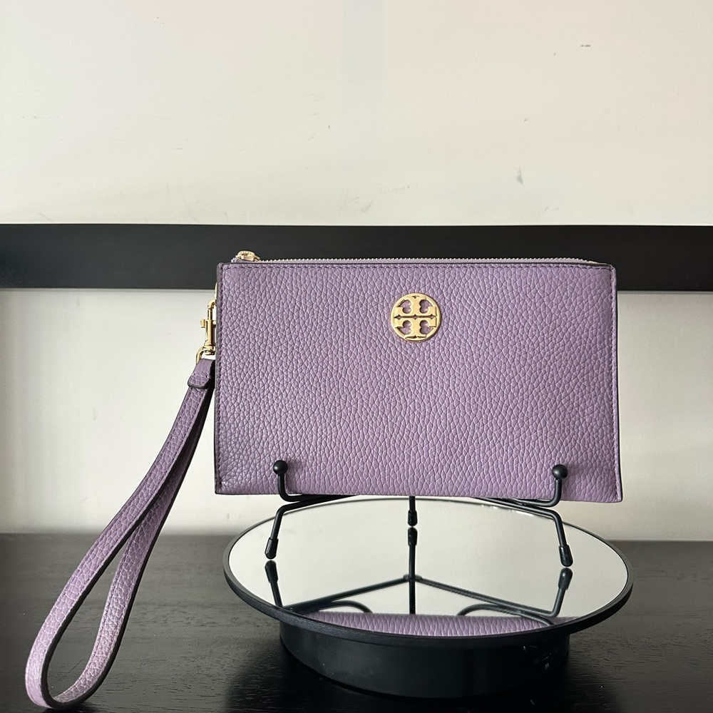 Tory Burch Chelsea Pebbled Leather Wristlet NWOT